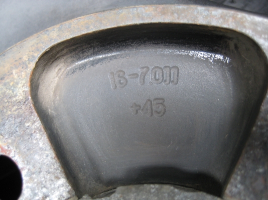 ขายแม็ค spoon แท้ ขอบ16 กว้าง 7 พร้อมยาง บอกตรง ๆ หายากนะ