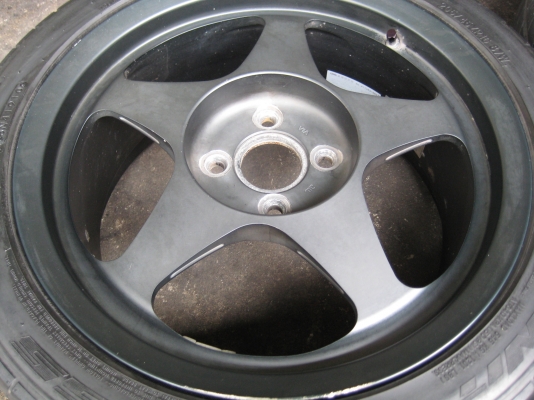 ขายแม็ค spoon แท้ ขอบ16 กว้าง 7 พร้อมยาง บอกตรง ๆ หายากนะ