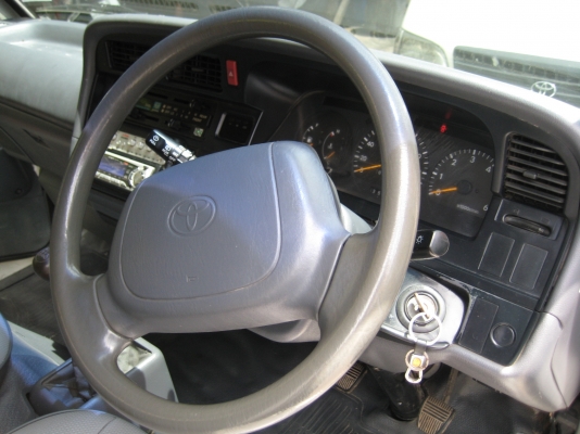 ขายรถตู้หัวจรวด ปี 99 เครื่องเดิม 5L พร้อมใช้สุด ๆ