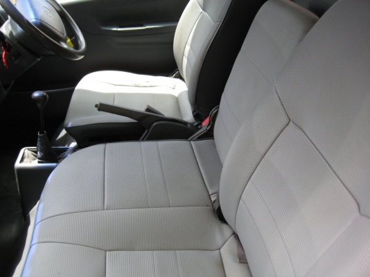 ขายรถตู้หัวจรวด ปี 99 เครื่องเดิม 5L พร้อมใช้สุด ๆ