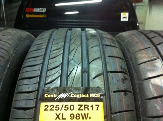 ยางใหม่ ขนาด 225-50 R17 ปี 2014 ราคาไม่แพง