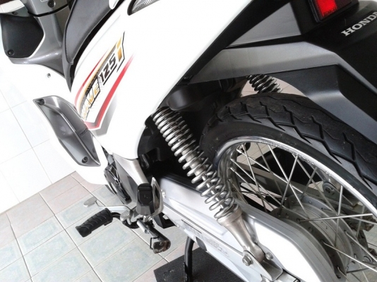 Wave125i สต๊าดมือ ตัวTOP สีขาว สะอาดตา (ฟรีหมวก+เสื้อ)