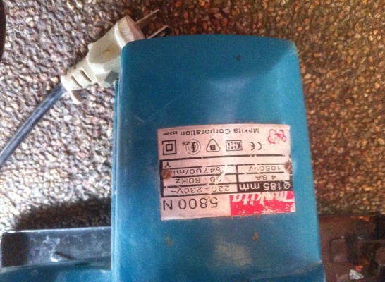 เลื่อยวงเดือน makita 5800NB 1700บาท ส่งฟรี ทั่วไทย เลื่อยวงเดือน makita 5800NB 1700บาท ส่งฟรี ทั่วไทย