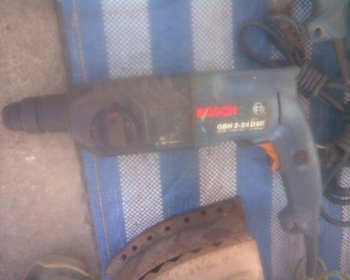 สว่านโรตารีบอส 3 ระบบสภาพเดิมๆครับเป็นของบอสแท้ครับ  3   ระบบครับพร้อมใช้เสียงนิ่มครับ  ราคานี้คุ้มครับ