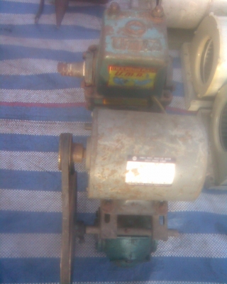 ปั้มชักเป็นของยูมาครับขนาด 1 นิ้วครับ มอเตอร์ 1/4 แรงพร้อมใช้ครับ ราคานี้คุ้มครับ