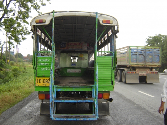 ขายรถหกล้อ Isuzu  110 แรง ราคา 250000 บาท ต่อรองได้รถสวยพร้อมใช้งานได้ทุกวัน โทร 0892406621