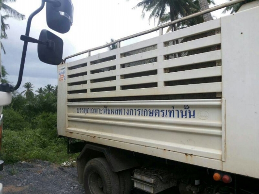 รถอีซุซุ 6 ล้อดั้ม 150 แรงม้า. ปี 53  ( รถวิ่ง 5x,xxx กว่า กม. )   สนใจติดต่อ  081 - 6079515