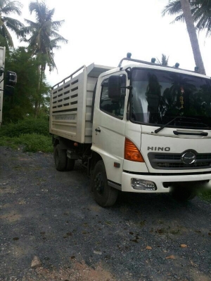 รถอีซุซุ 6 ล้อดั้ม 150 แรงม้า. ปี 53  ( รถวิ่ง 5x,xxx กว่า กม. )   สนใจติดต่อ  081 - 6079515