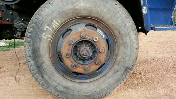 ขาย ISUZU FTR เครื่อง 6BD1 165 แรง แน่นมาก คัสซีสวยมาก  ยาว 6 เมตร ช่วงล้อ 5 เมตร เบรคลมดัน หัวผุ ทะเบียน ม79 จดปี 32