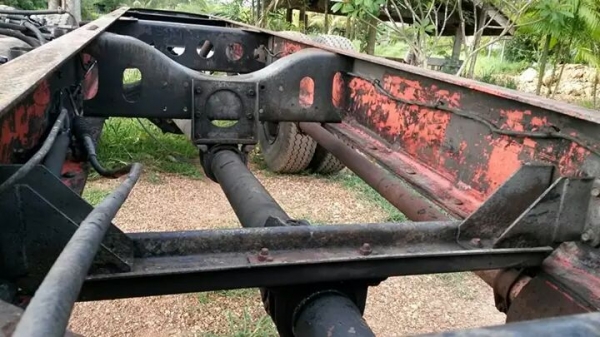 ขาย ISUZU FTR เครื่อง 6BD1 165 แรง แน่นมาก คัสซีสวยมาก  ยาว 6 เมตร ช่วงล้อ 5 เมตร เบรคลมดัน หัวผุ ทะเบียน ม79 จดปี 32