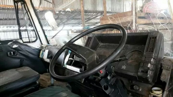 ขาย ISUZU FTR เครื่อง 6BD1 165 แรง แน่นมาก คัสซีสวยมาก  ยาว 6 เมตร ช่วงล้อ 5 เมตร เบรคลมดัน หัวผุ ทะเบียน ม79 จดปี 32