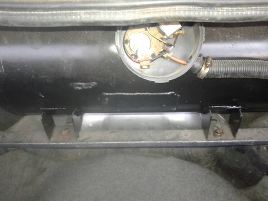 MiTSuBiSHi LANCER  1.5 หัวฉีด  เกียร์ธรรมดา แก๊ส   สีเทา(สภาพพร้อมใช้)ขาย50,000  ปื1995