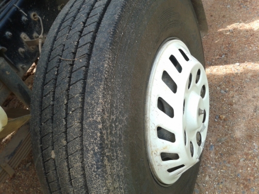 หกล้อดั้มอีซูสุ   FTR33F2  200 แรงม้า  ยาง1000-20 ( รถสวย )  พร้อมใช้งาน  เล่มพร้อม...