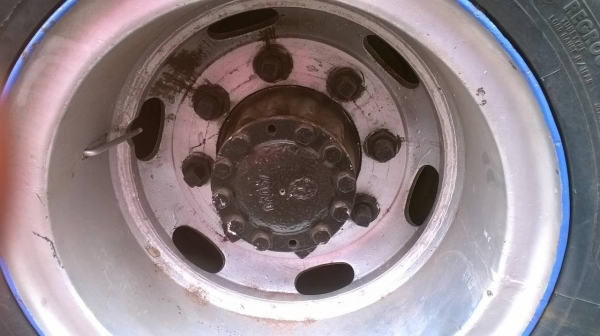 ขายรถแอร์  ป.2 คัสซีเบนซ์  เครื่องเบนซ์ เฟืองท้าย ISUZU รถใช้งานได้ แอร์เย็น ทะเบียนพร้อม