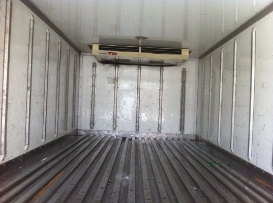 ขายรถบรรทุก6ล้อตู้เย็น