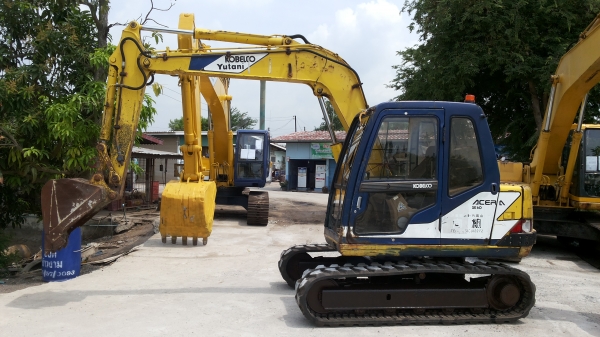 รถเเม็คโค