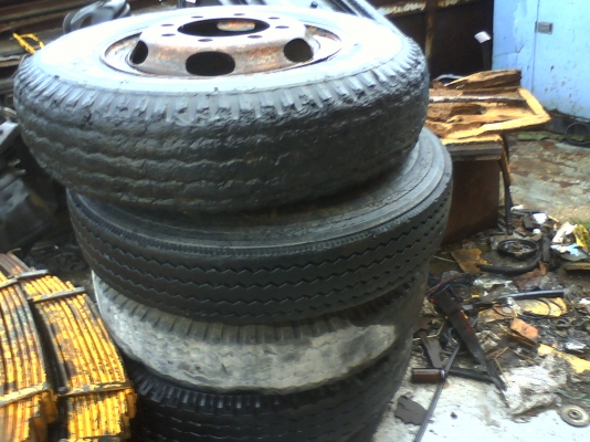 ขายกระทะรุบรรทุก 8 รู พร้อมยาง 4 เส้น  7500