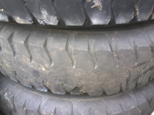 ขายกระทะรุบรรทุก 8 รู พร้อมยาง 4 เส้น ขายกระทะรุบรรทุก 8 รู พร้อมยาง 4 เส้น