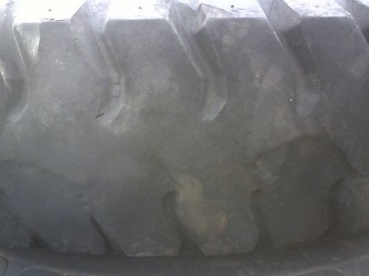 ขายกระทะรุบรรทุก 8 รู พร้อมยาง 4 เส้น ขายกระทะรุบรรทุก 8 รู พร้อมยาง 4 เส้น