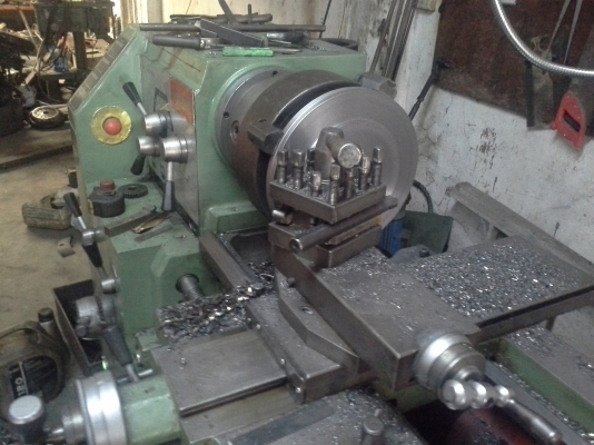 เครื่องกลึง LI-TAI ขนาด 6 ฟุต 3 เพลา ระบบเกียร์บล็อค พร้อมมีเบรค กลึงเกลียวนิ้วและเกลียวมิลไม่ต้องเปลี่ยน สภาพพร้อมใช้งาน