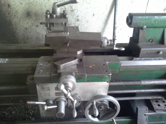 เครื่องกลึง LI-TAI ขนาด 6 ฟุต 3 เพลา ระบบเกียร์บล็อค พร้อมมีเบรค กลึงเกลียวนิ้วและเกลียวมิลไม่ต้องเปลี่ยน สภาพพร้อมใช้งาน