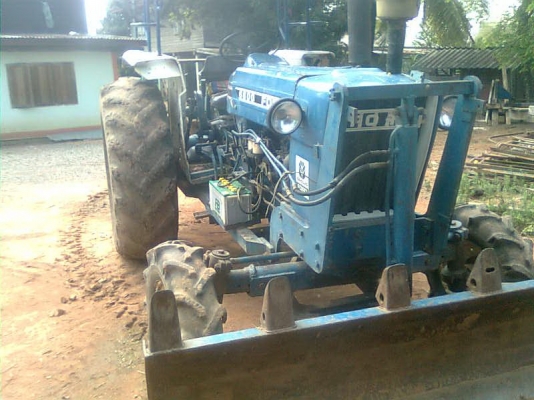 ขายฟอร์ด 6600 สองคันพร้อมอุปกรณ์ รถสวยพร้อมใช้ เอกสารพร้อมโอน