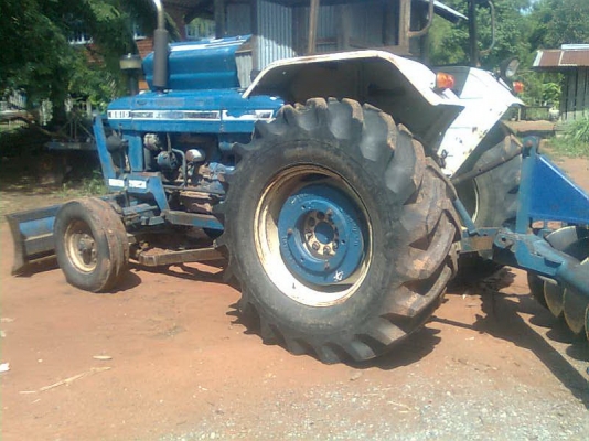 ขายฟอร์ด 6600 สองคันพร้อมอุปกรณ์ รถสวยพร้อมใช้ เอกสารพร้อมโอน