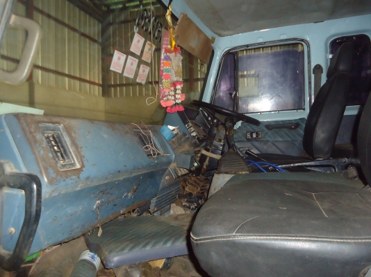 ขายด่วนรถสิบล้อFXZ23NFYเครือง240แรงม้าปี38ห้างแท้