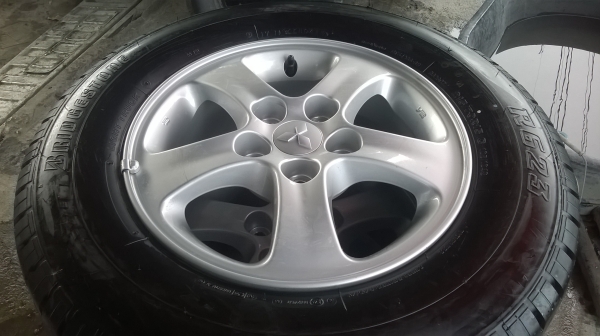 ขายล้อขอบ15 พร้อมยางป้ายแดงชุดละ13500