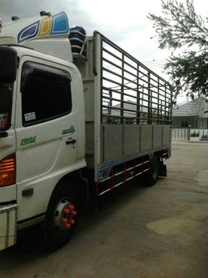 รถฮีโน่ 6 ล้อ รั้ว ( ไม่ดั้ม )  175 แรงม้า. ปี 55  สนใจติดต่อ 081  - 6079515