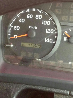 รถฮีโน่ 6 ล้อ รั้ว ( ไม่ดั้ม )  175 แรงม้า. ปี 55  สนใจติดต่อ 081  - 6079515