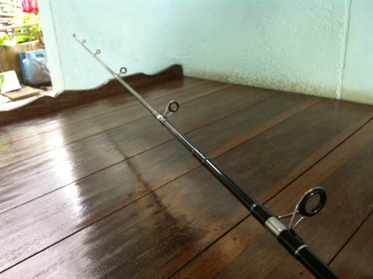 (ส่ง EMS ให้คุณธนพร จ.ประจวบคีรีขันธ์ เรียบร้อยแล้ว ขอบคุณมากครับ)ขายคันเบ็ด ยาว 2.40 เมตร(เกือบ 8 ฟุต) ของใหม่ไม่เคยใช้งาน ลูกชายซื้อมาแล้วไม่ถูกใจ ต่อรองได้ สามพราน นครปฐม