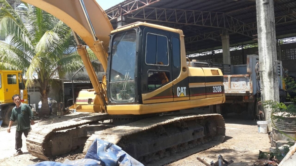 รถแบคโฮ CAT 320 B รถสวยเนี๊ยบ ใช้งานดี มีทะเบียนครบ