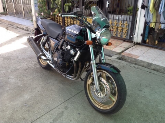 ขายหรือแลกกระบะทุกรุ่นสภาพดี ขาย HONDA CB-400 ราคา 79,000 บาท ติดต่อ คุณเอ๋รามอินทรา โทร.092-6356419