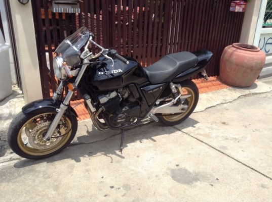 ขายหรือแลกกระบะทุกรุ่นสภาพดี ขาย HONDA CB-400 ราคา 79,000 บาท ติดต่อ คุณเอ๋รามอินทรา โทร.092-6356419