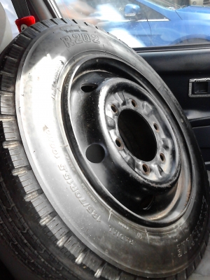 ล้อรถขนาด 4 ล้อกลาง 15.5   106/104L  มี 4 ล้อ TEL.081-427-3941