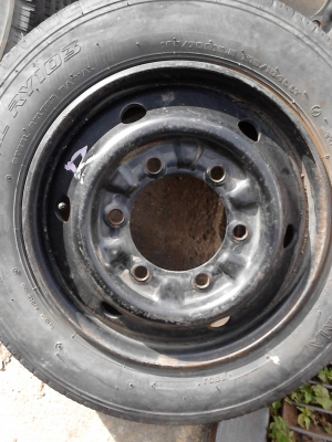 ล้อรถขนาด 4 ล้อกลาง 15.5   106/104L  มี 4 ล้อ TEL.081-427-3941