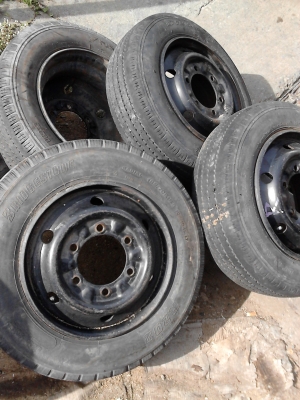 ล้อรถขนาด 4 ล้อกลาง 15.5   106/104L  มี 4 ล้อ TEL.081-427-3941