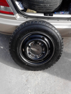 ล้อรถขนาด 4 ล้อกลาง 15.5   106/104L  มี 4 ล้อ TEL.081-427-3941