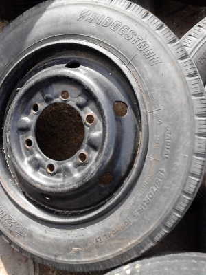 ล้อรถขนาด 4 ล้อกลาง 15.5   106/104L  มี 4 ล้อ TEL.081-427-3941