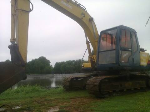 ขายแบคโฮ  KOBELCO  sk  120    M 3 รถสวยพร้อมใช้ไฟฟ้าครบแต่ขาดมอเตอร์คันเร่งช่วงล่างดีเอกสารพร้อมลดแล้วอยากขายด่วน