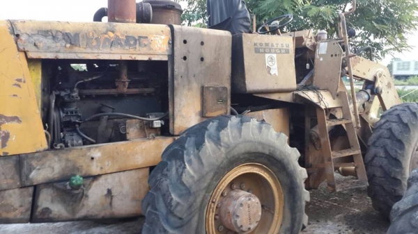 รถตัก KOMATSU JH63 เอวอ่อน ต่อแขนยาวเรียบร้อยแล้ว รถใช้งานดี รับประกันการใช้งาน