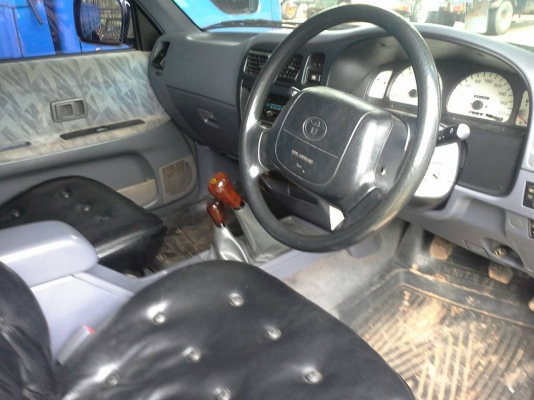 TOYOTA SPORT RIDER 3.0 โฟวีล เกียร์ธรรมดาปี42 แอรแบค เครื่องเดิม คานหน้าเดิม กันร้อนเดิม สีมีเก็บมาข้างขวาครับ