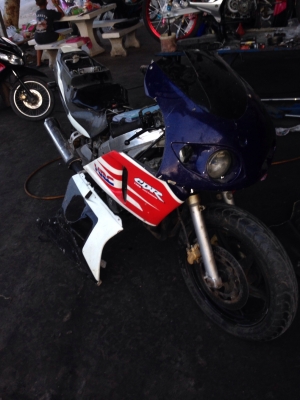 ขาย cbr 400 ปี89 สำเนาทะเบียน รถติดขี่ได้ขอขายตามสภาพ 28,000 ต่อลองได้ครับ รถอยู่สุพรรณบุรี 092-6429114 คีมสุพรรณครับ