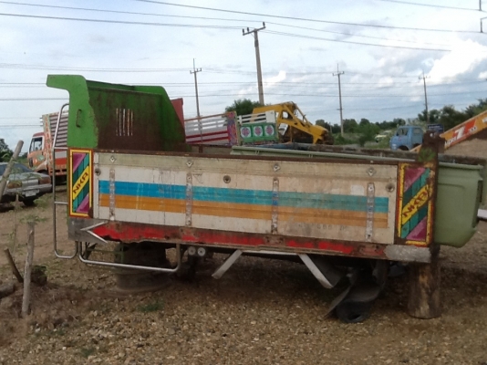 กระบะดั้มดิน4ล้อยกลงจากรถNKR  พร้อมกระบอกดั้ม4ตัน