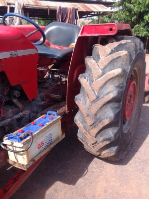 รถแทรกเตอร์แม็กซี่สภาพดีเดิมเครื่อง เกียร เฟืองท้ายดี มีผานดันหน้า ผานหลัง