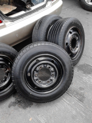 ล้อรถขนาด 4 ล้อกลาง 15.5   106/104L  มี 4 ล้อ ( ใช้ได้ทุกเส้น ใส่ได้เลย ) TEL.081-427-3941