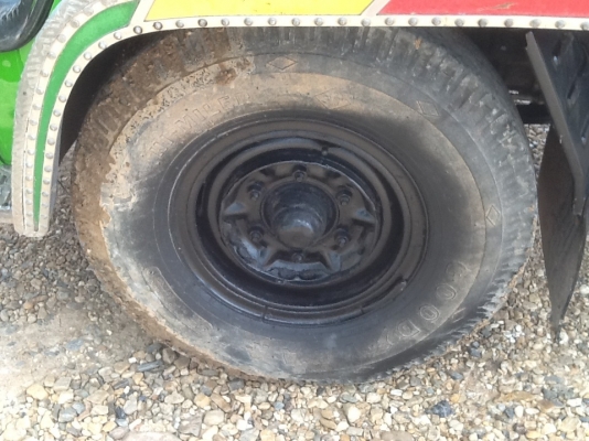 รถบรรทุกดั้มดินเล็กสี่ล้อ NKR