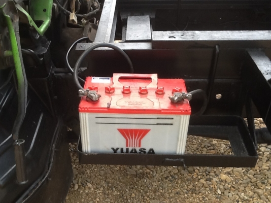 รถบรรทุกดั้มดินเล็กสี่ล้อ NKR