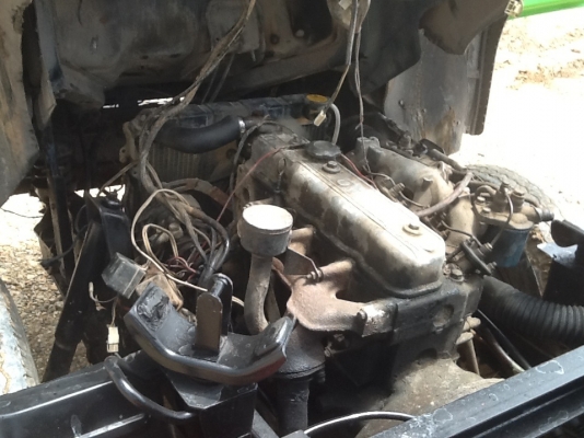 รถบรรทุกดั้มดินเล็กสี่ล้อ NKR